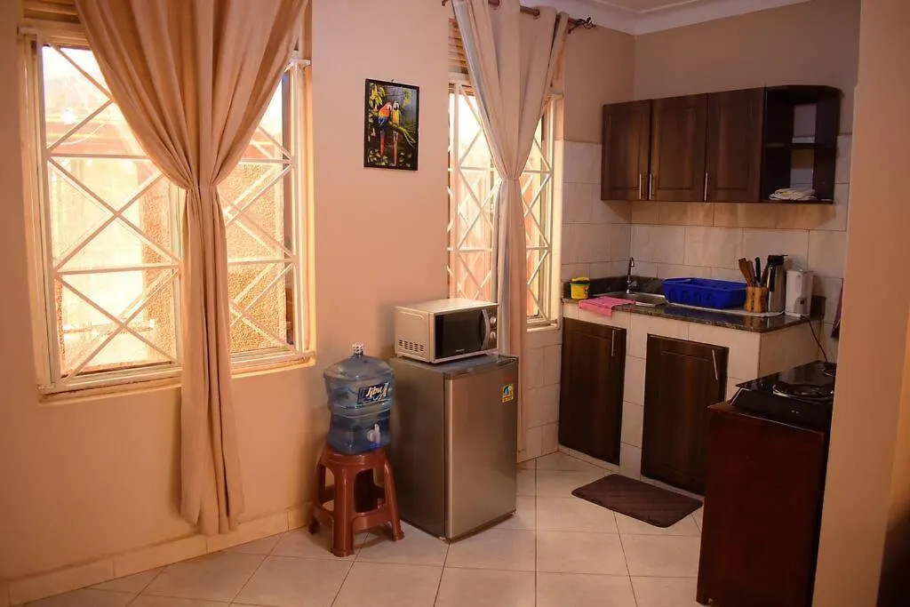 Karibu Home Easily Accessible And Spacious. Kampala Oeganda