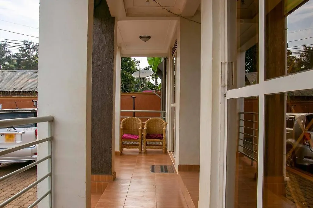 Karibu Home Easily Accessible And Spacious. Kampala